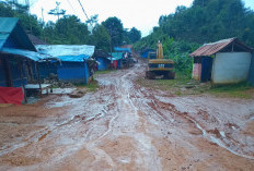 Kisah Pilu Korban Banjir Bandang Lebakgedong Yang Terabaikan, Enam Tahun Hidup di Gubuk Terpal Usang 