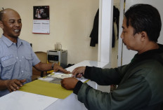 Dekatkan Pelayanan, Gerai Samsat Kronjo Hadir di Kantor Kecamatan, Proses Cepat dan Bisa Ditunggu