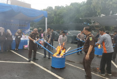 Kejari Serang Musnahkan Barang Bukti Perkara, Dari Sabu hingga Ribuan Obat Terlarang