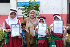 SDN Slapajang I: Tiga Juara Pencak Silat Dapat Penghargaan