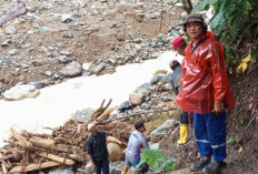 Relawan Kota Bantu Pembangunan Jalan di Sumbar