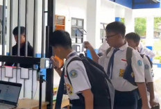 Terapkan Sistem Absen Digital, Agar Disiplin Siswa SMPN 5 Curug Semakin Terpantau