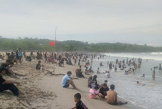 Gelar Tikar Diketok Ratusan Ribu, Pengunjung Pantai Keluhkan Tarif Parkir