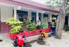 SDN Muara III Bersih-Bersih Sekolah Jelang Libur 