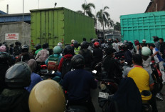 Kemacetan Lumpuhkan Jalan Industri Cikupa, Warga Menjerit Setiap Hari