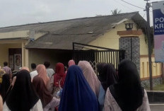 Dana Santunan dari Parkir Macet, Puluhan Warga dan Yatim Geruduk Polsek Kronjo