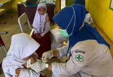SDN Karawaci 13 Jaga Kesehatan, Siswa Dapat Imunisasi