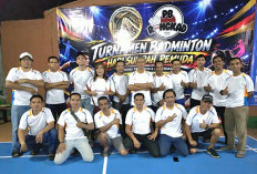 PB Stress-Rungkad Satukan Pecinta Badminton