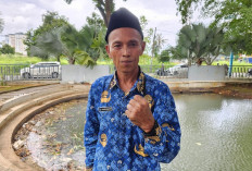 Delapan Tahun Jadi Honorer Sebagai Penyapu Jalan, Hasyim Mubarok Diangkat Jadi PPPK Jelang Pensiun