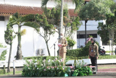 Zakiyah Minta Pejabat Kurangi Botol Plastik