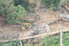 Rekonstruksi Jembatan Nyompok Girang Dimulai, Konektivitas Carenang Kembali Dibangun