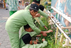 Siswa SDN Saga VI Antusias Membuat Peyek Bayam Brazil 