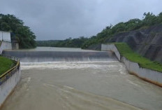 Tinggi Muka Air Bendungan Sindangheula Naik