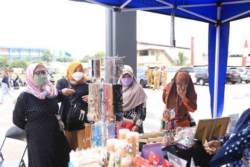 Produk UMKM Laris di Bazaar Safari Pembangunan