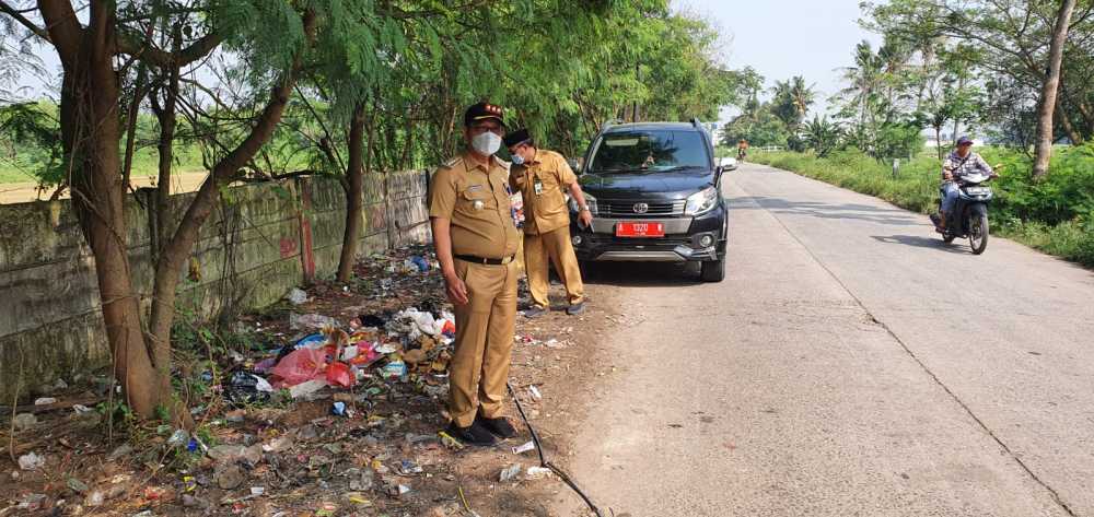 Camat Sidak Sampah di Jalan Raya