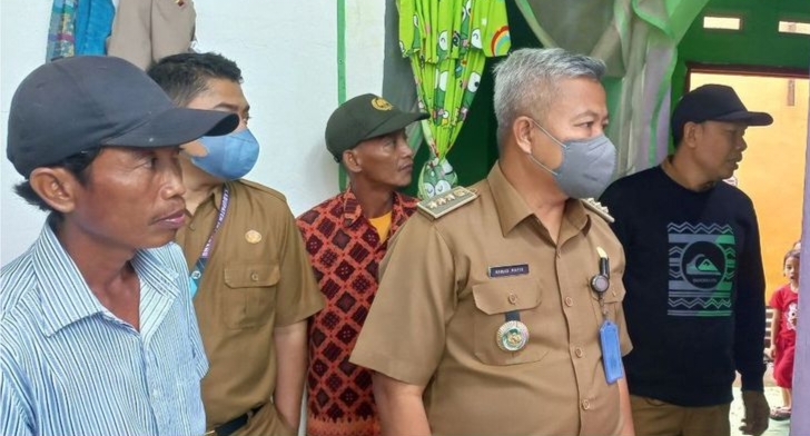 Camat Pantau Rumah Korban Puting Beliung