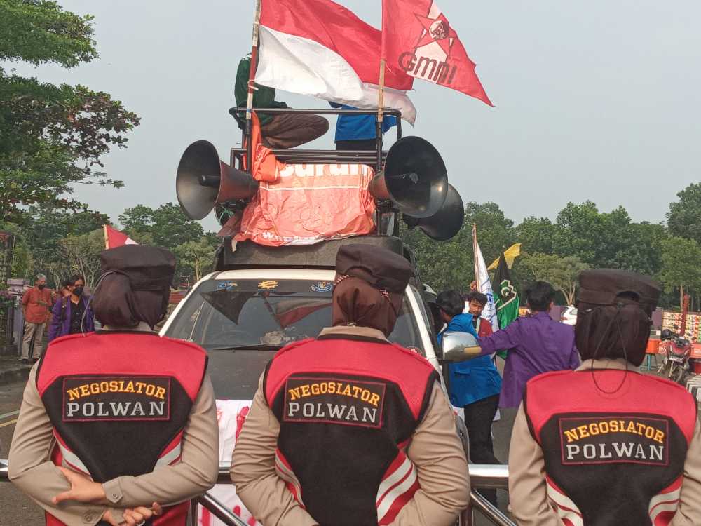 Demo Mahasiswa Tolak RKUP sampai di Tangerang