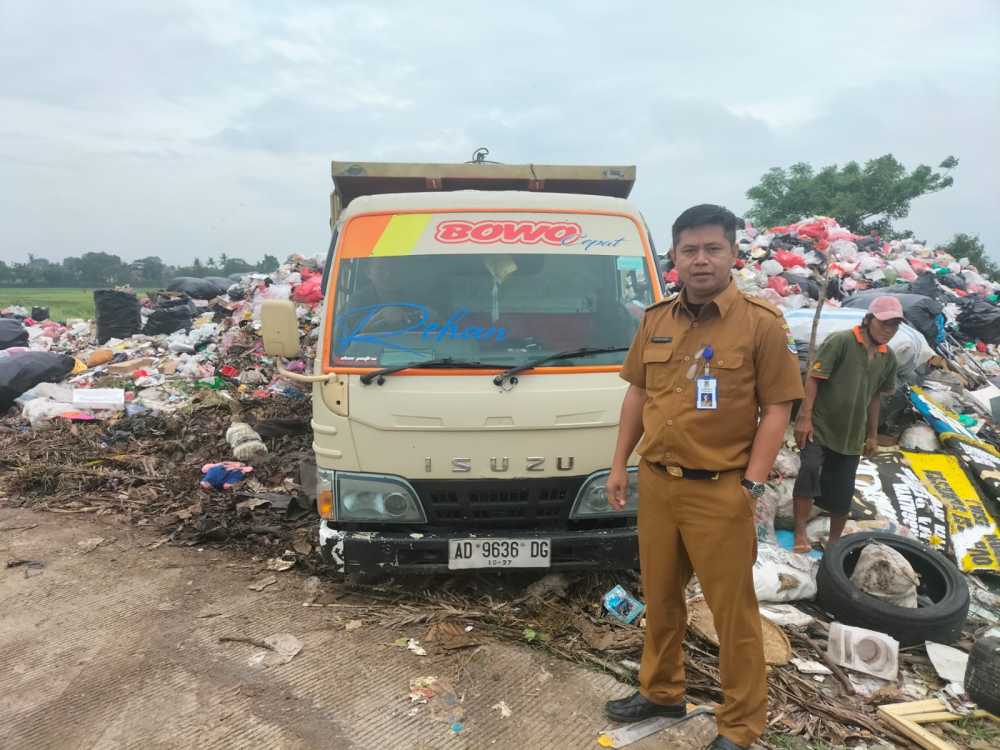 Lapak Limbah di Kampung Pulo Bandel