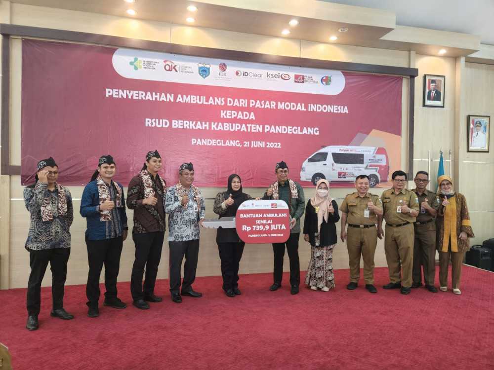 HUT Pasar Modal Indonesia ke-44, Serahkan CSR ke RSUD Berkah Pandeglang