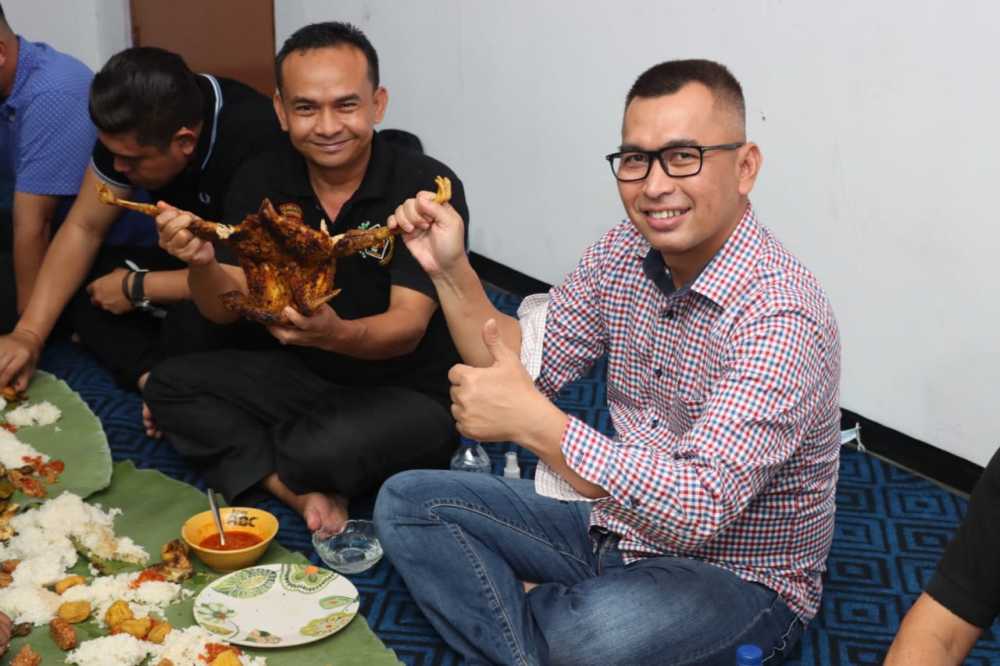 Penuh Keakraban, Kapolresta Tangerang ‘Ngariung Babacakan’ Bareng Insan Pers  Kabupaten Tangerang