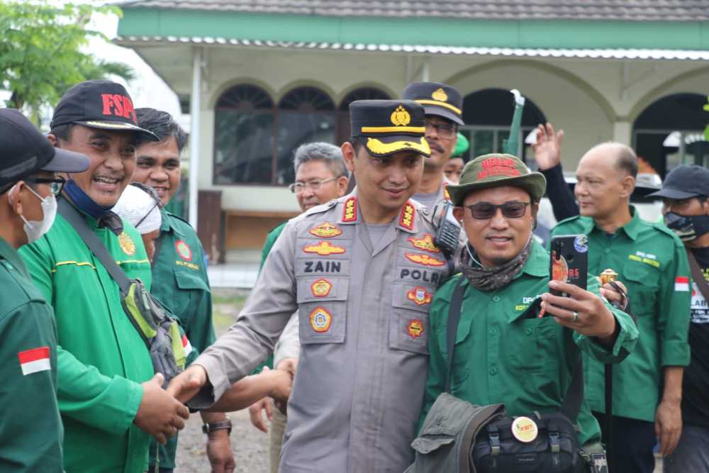 Aksi Buruh Dikawal Polisi Tanpa Senjata