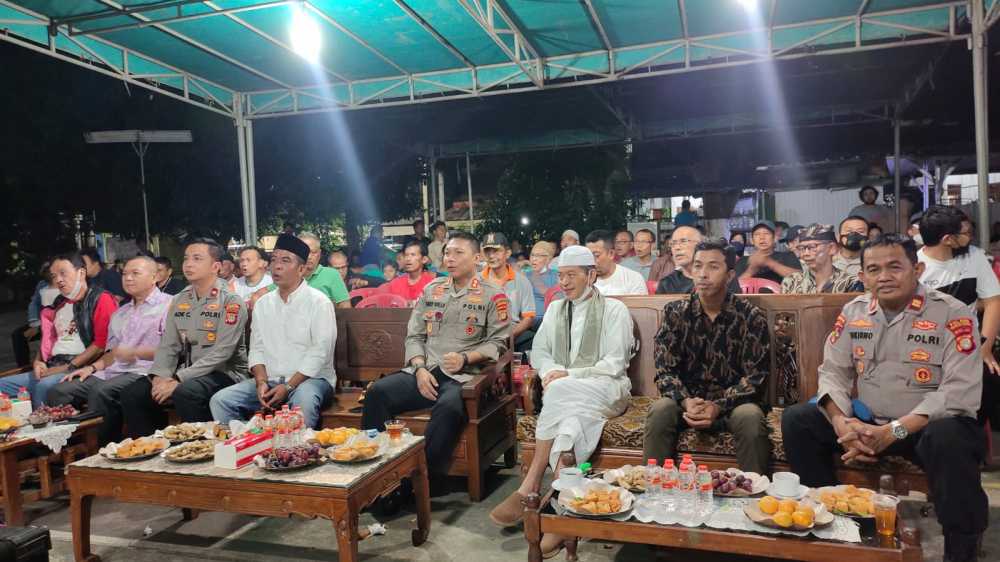 Kapolres Tangsel Nobar Piala Dunia Bareng Warga