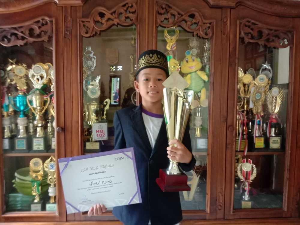 Membanggakan, Muhammad Zamzam Ardabilly Juara 3 MTQ Internasional di Qatar