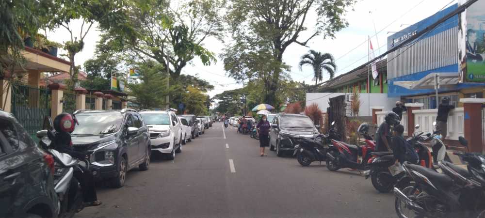 Tak Punya Lahan Parkir, Sejumlah Sekolah di Lebak Bikin Semraut dan Macet