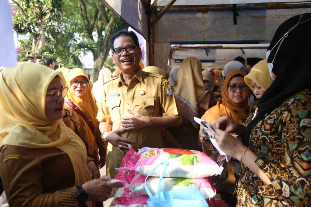 Paket Sembako Murah Diborong ASN Serang