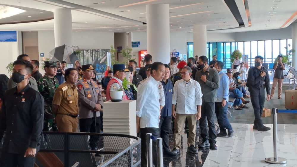 Presiden Jokowi Pantau Pantau Kesiapan Mudik di Pelabuhan Merak