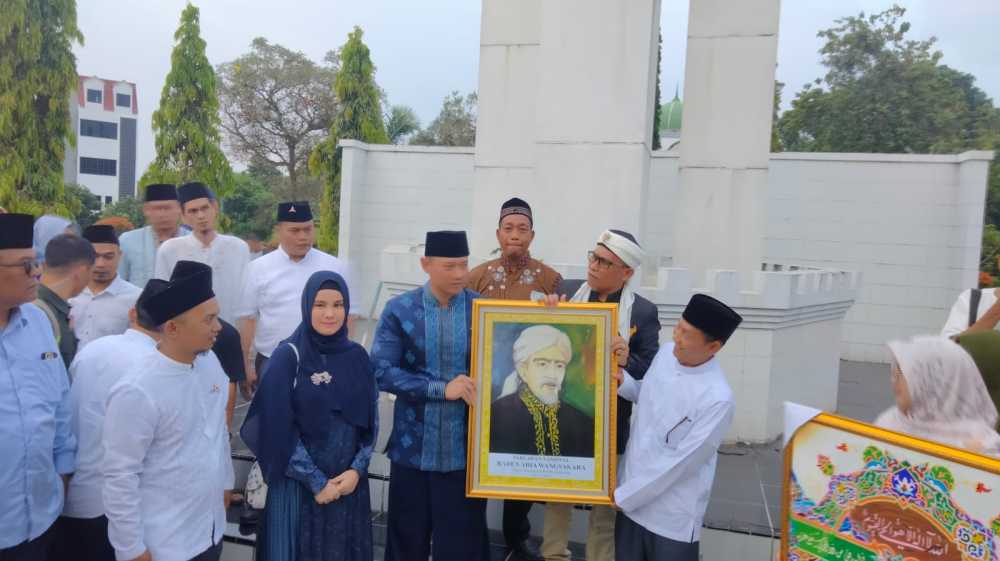 AHY Ziarah ke Makam Pahlawan Nasional dari Tangerang