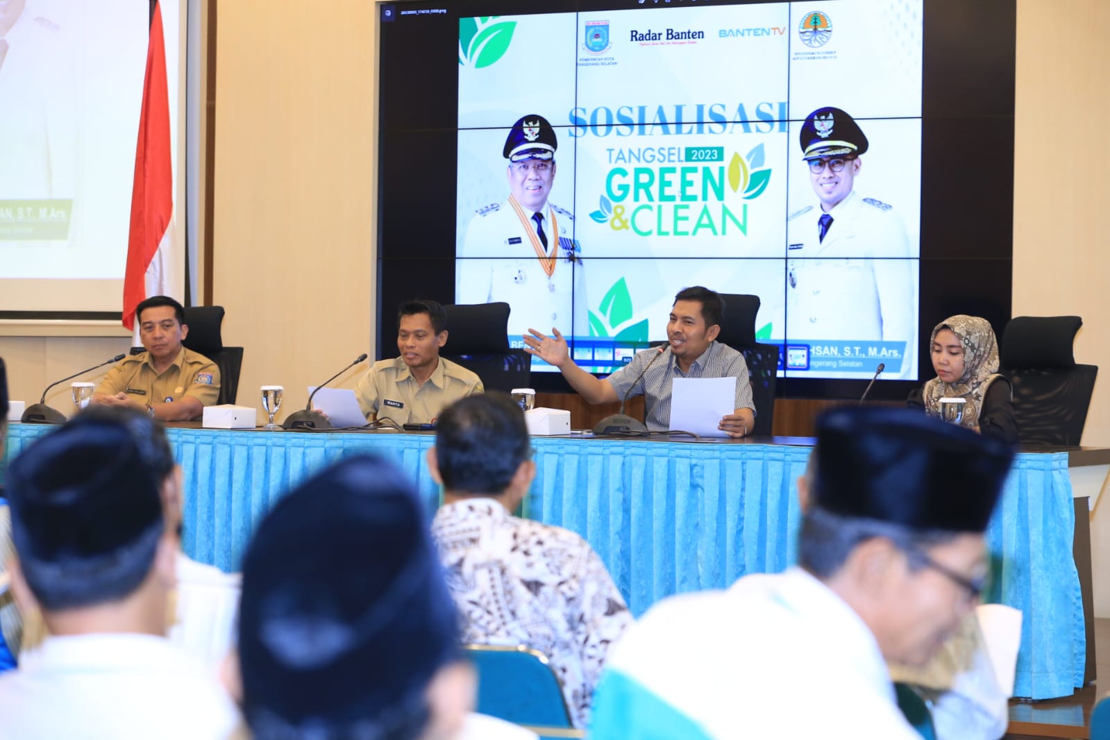 DLH Tangsel dan Radar Banten Group Sosialisasikan Program Green and Clean