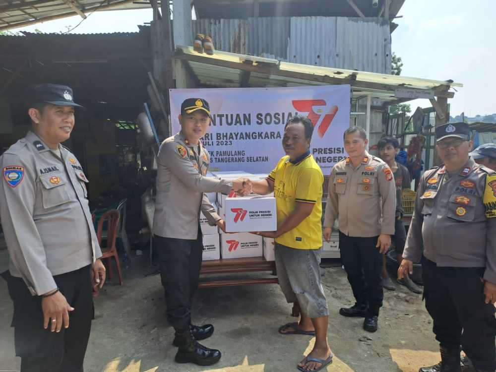 Polsek Pamulang Salurkan Paket Sembako