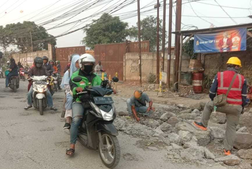 Pemkab Tangerang Percantik Jalan Raya Legok