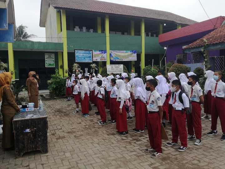 Cegah ISPA, SDN Pakuhaji V Wajibkan Siswa Gunakan Masker