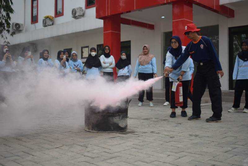 Mahasiswa Poltekkes Banten Gandeng PMI Kota Tangerang Gelar Pelatihan Kebencanaan