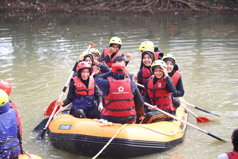 Mahasiswa Poltekkes Banten Dilatih Water Rescue