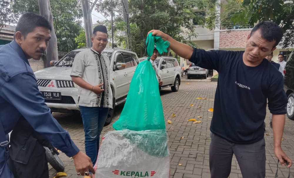 Anies Baswedan Datang ke Rumah WH Diteror Ular Kobra