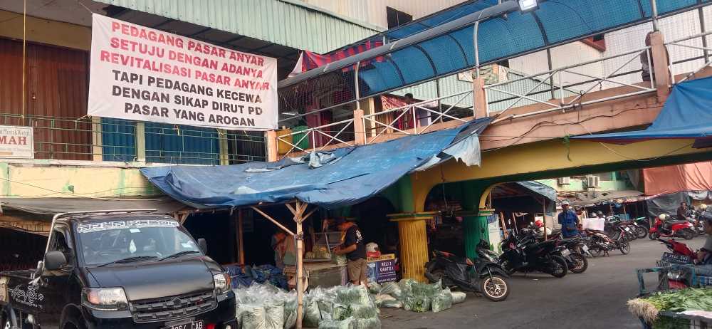 Pedagang Pasar Anyar Sebut Dirut PD Pasar Arogan