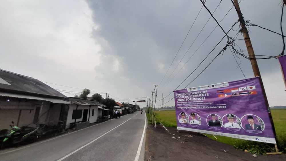 Jalan Raya Menuju Ketapang Urban Aquaculture Gelap Gulita