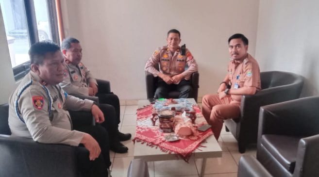 Kapolsek Pasar Kemis Rajin Keliling Wilayah Jaga Kamtibmas