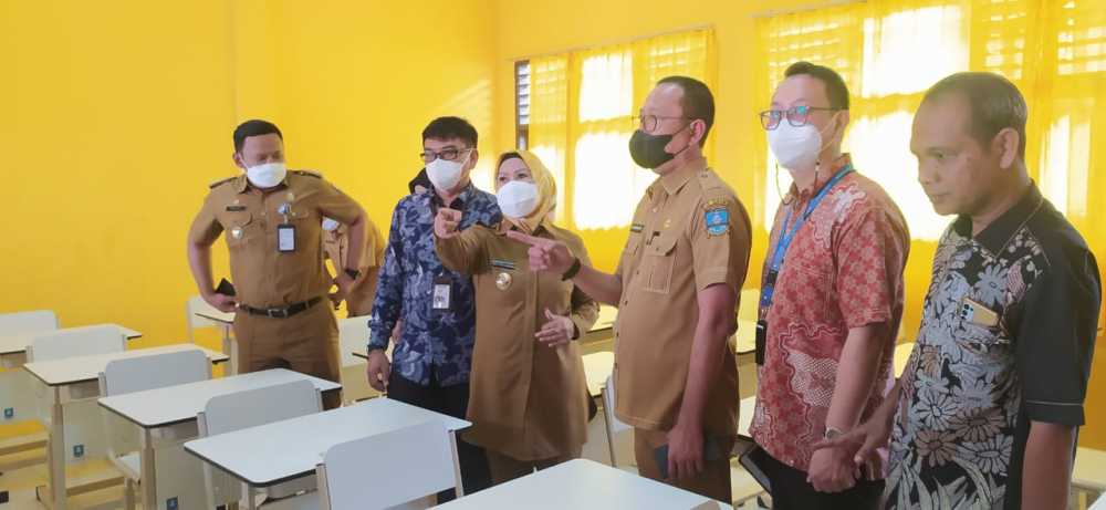 Gunakan CSR, Pemkab Serang Terus Perbaiki Kelas Rusak