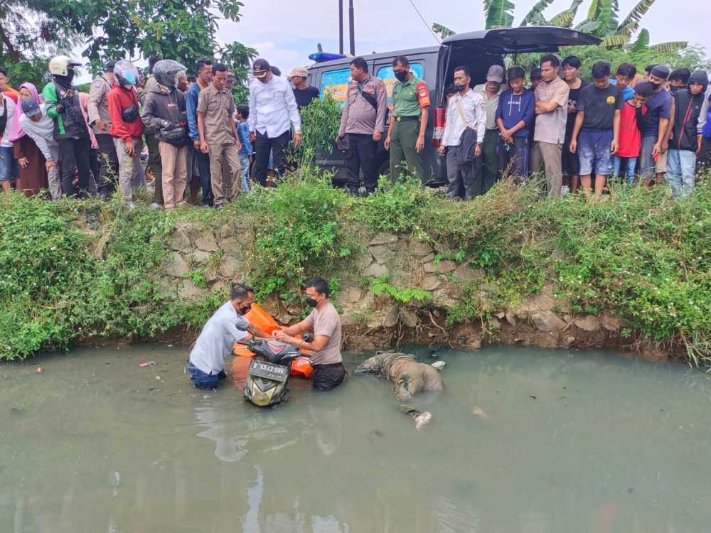 Vertigo Kambuh, Pemotor Tewas Nyempung ke Kali