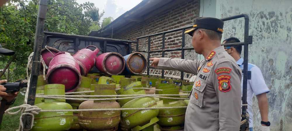 Polisi Ungkap Sindikat Oplosan Gas Elpiji di Kampung Melayu Timur,  Polisi Ringkus Lima Pengoplos