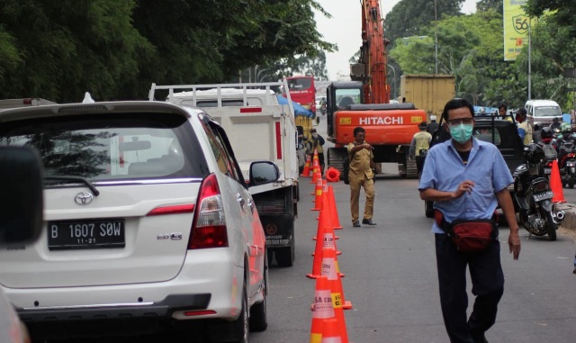 Perbaikan Jalan Rusak, Warga Diminta Sabar