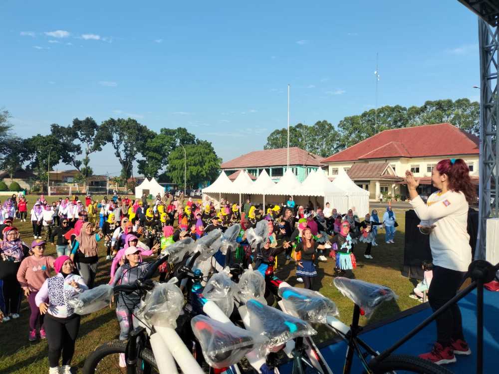 Ribuan Masyarakat Ramaikan Road Show Green and Clean Tangsel