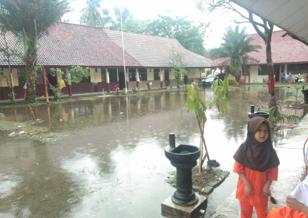 Setiap Hujan, SDN Sidoko 1 jadi Kolam Penampungan Air