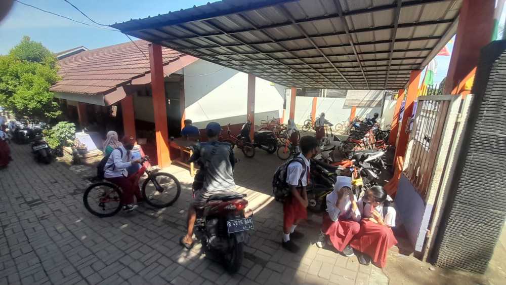 SDN Sukatani 2 Kekurangan Lahan Parkir