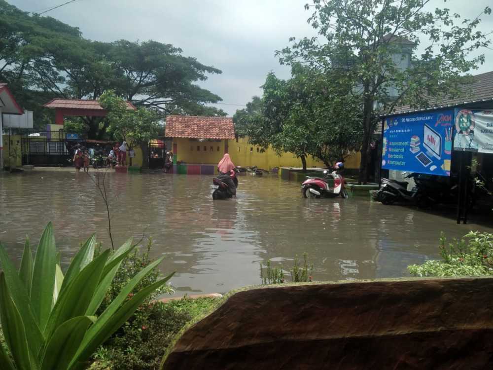 SDN Sepatan V Rutin Kebanjiran, Kepala Sekolah Minta Sekolah Direlokasi