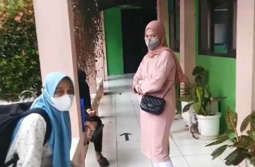 Orangtua Keluhkan Anak Prestasi Tak Diterima SMA Negeri